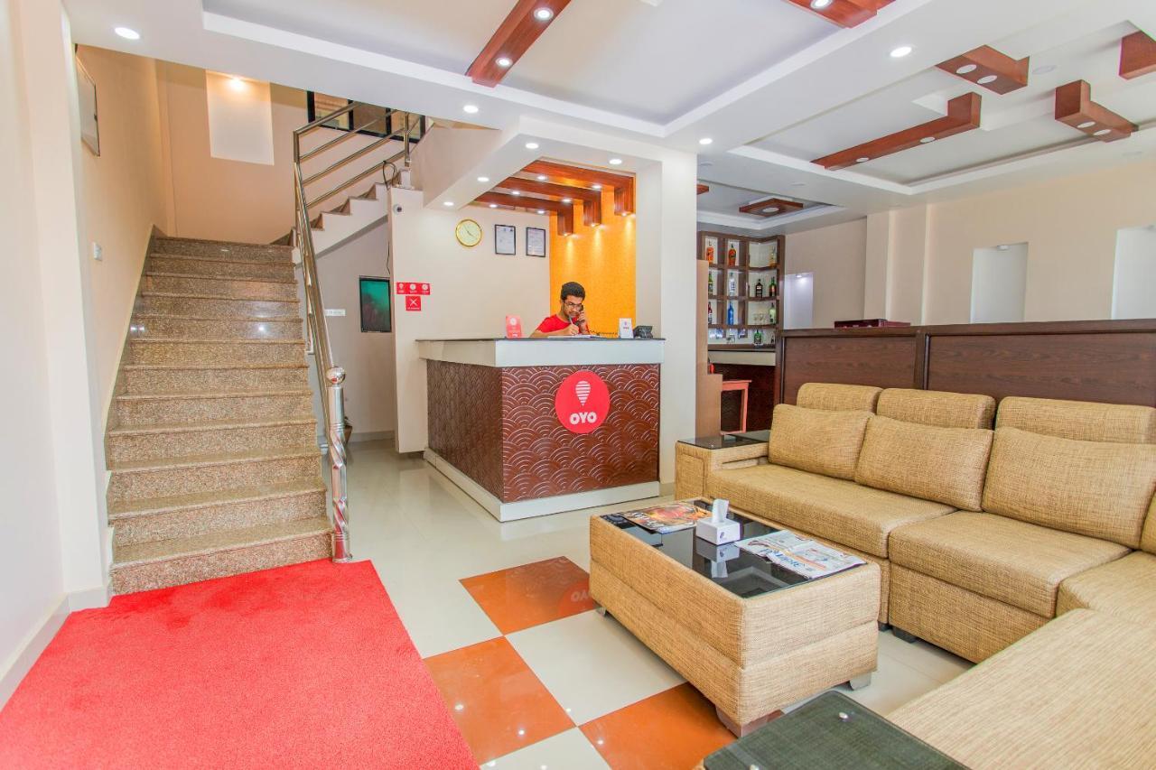 Oyo 136 Hotel Om Plaza Kathmandu Exterior photo