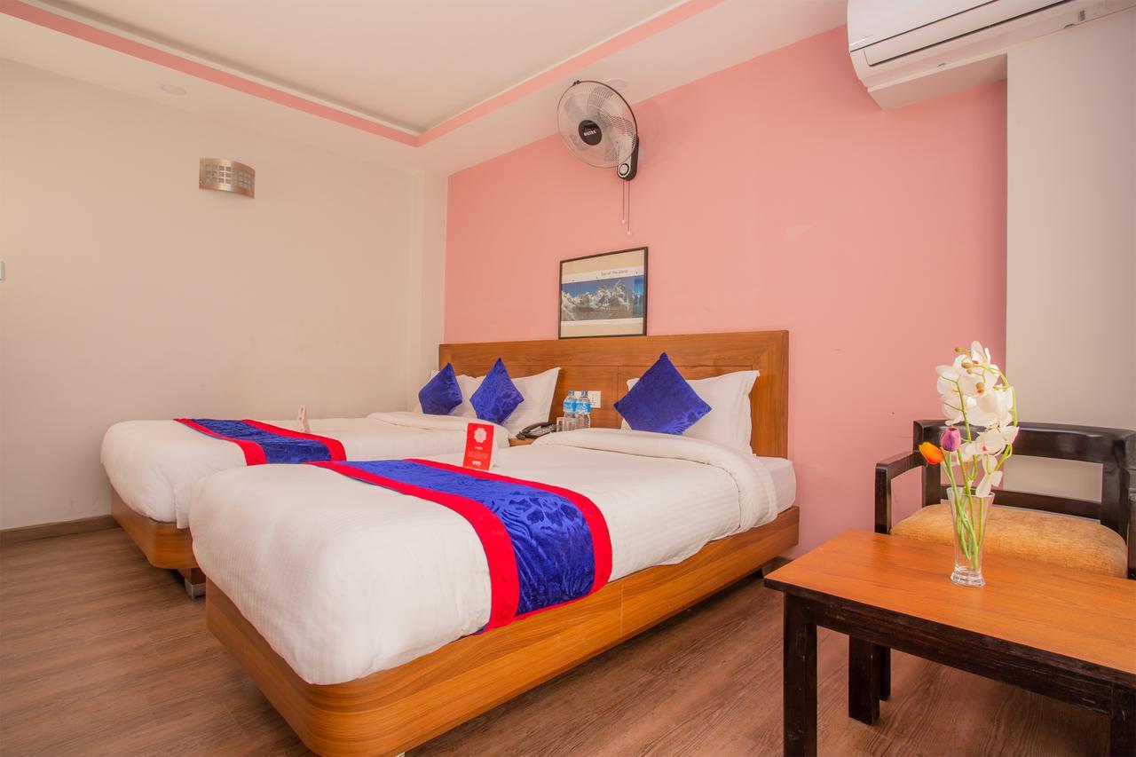 Oyo 136 Hotel Om Plaza Kathmandu Exterior photo