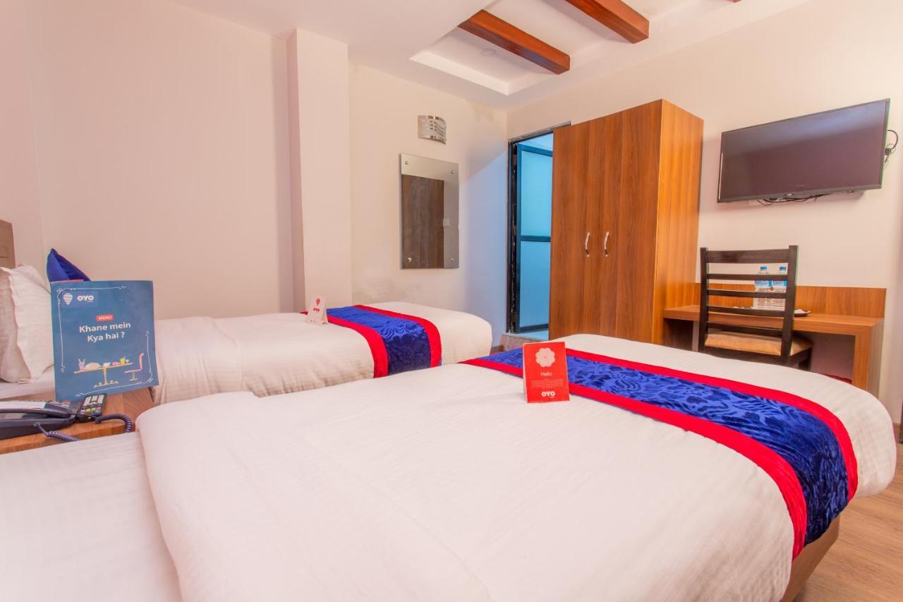 Oyo 136 Hotel Om Plaza Kathmandu Exterior photo