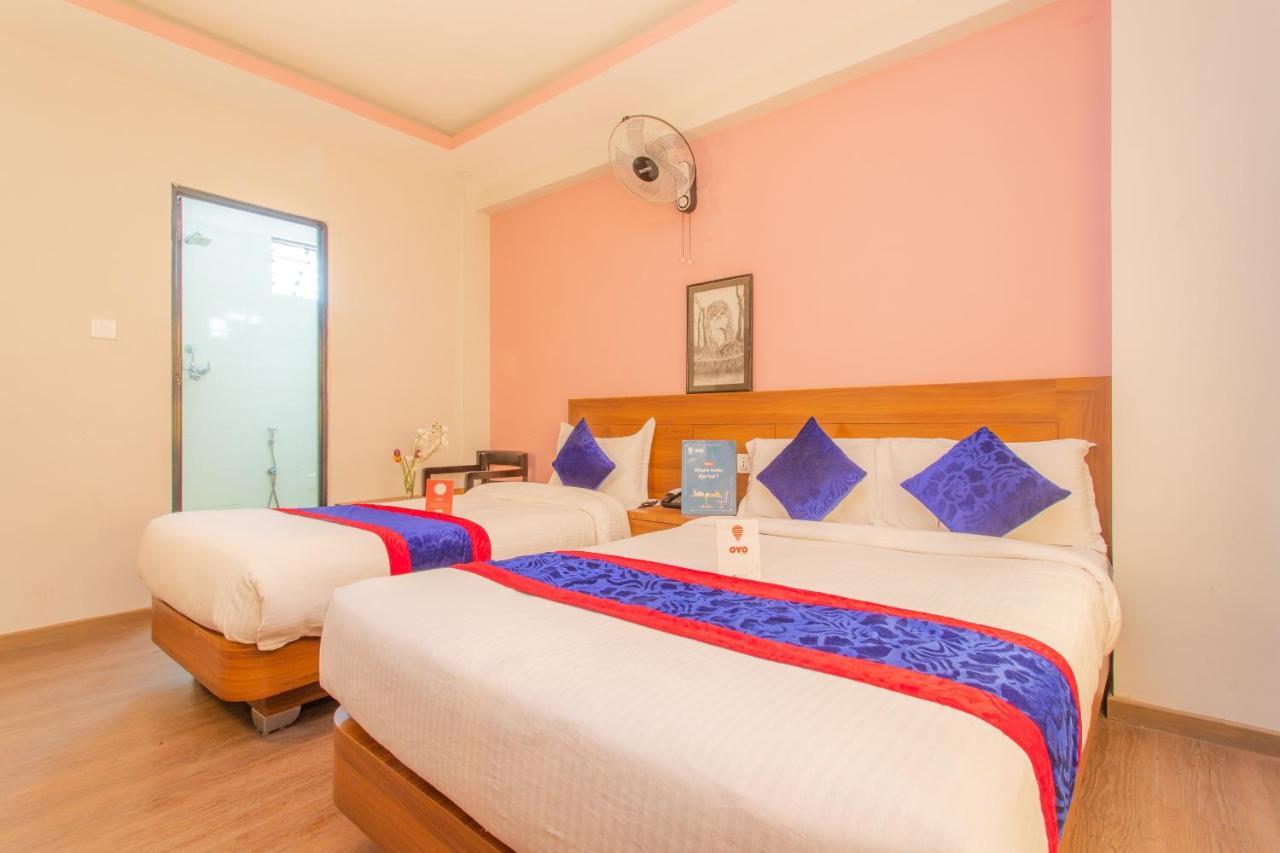 Oyo 136 Hotel Om Plaza Kathmandu Exterior photo