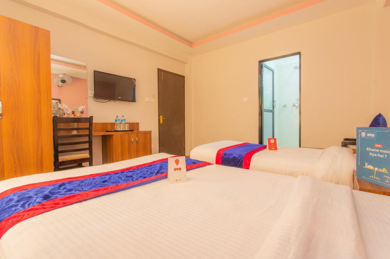 Oyo 136 Hotel Om Plaza Kathmandu Exterior photo