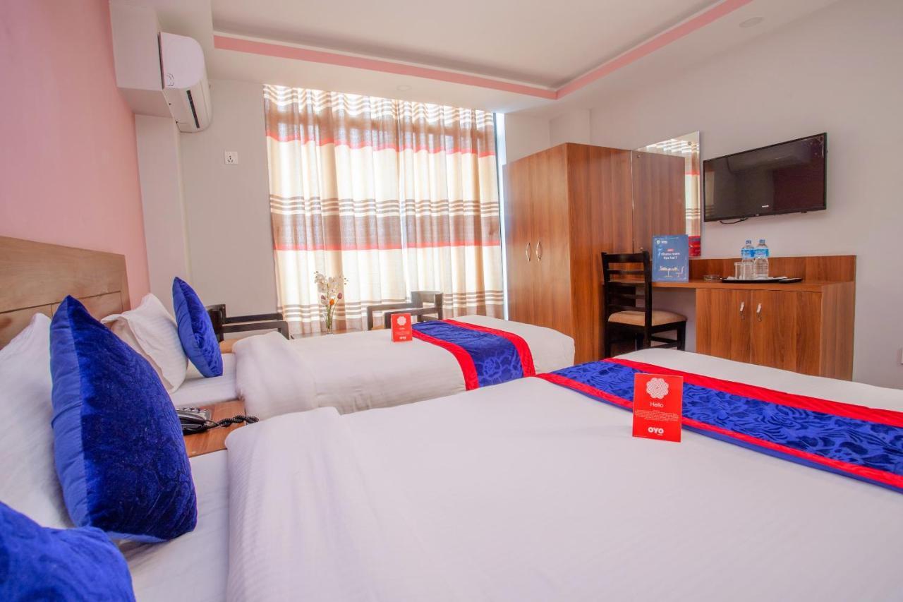 Oyo 136 Hotel Om Plaza Kathmandu Exterior photo