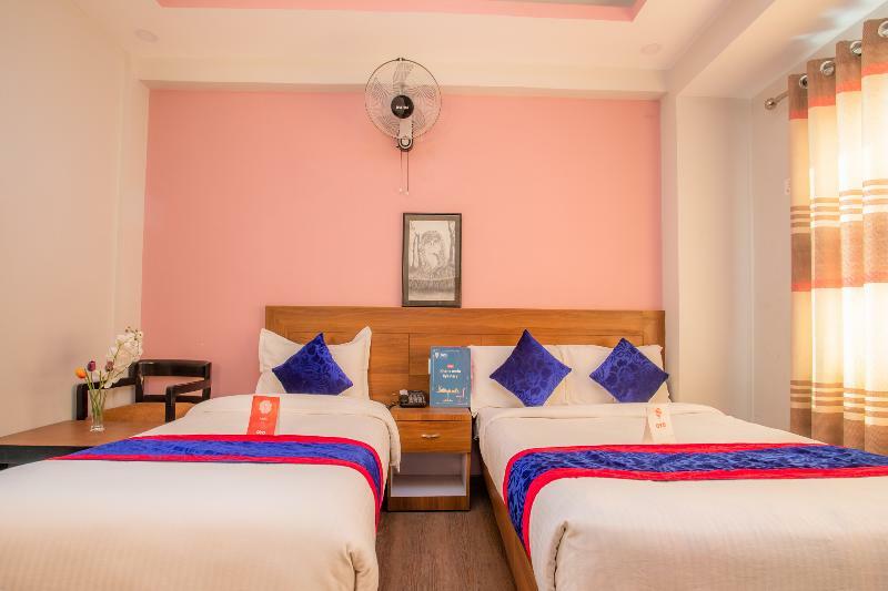 Oyo 136 Hotel Om Plaza Kathmandu Exterior photo