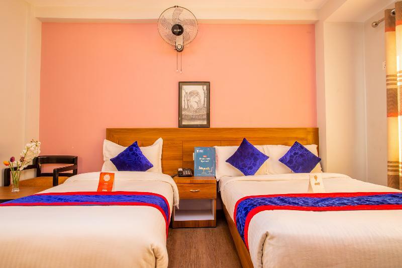 Oyo 136 Hotel Om Plaza Kathmandu Exterior photo