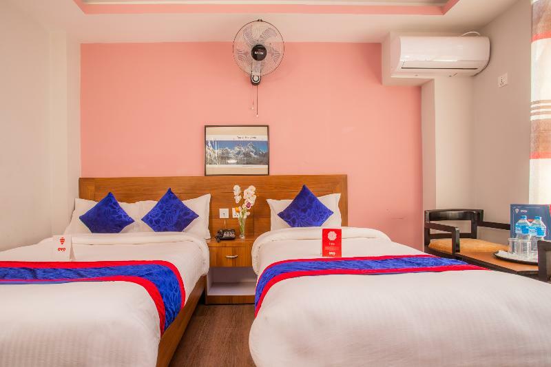 Oyo 136 Hotel Om Plaza Kathmandu Exterior photo